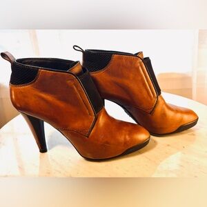 Tod’s Brown Leather Ankle Boots